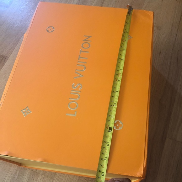 LV Holiday box - Picture 5 of 5